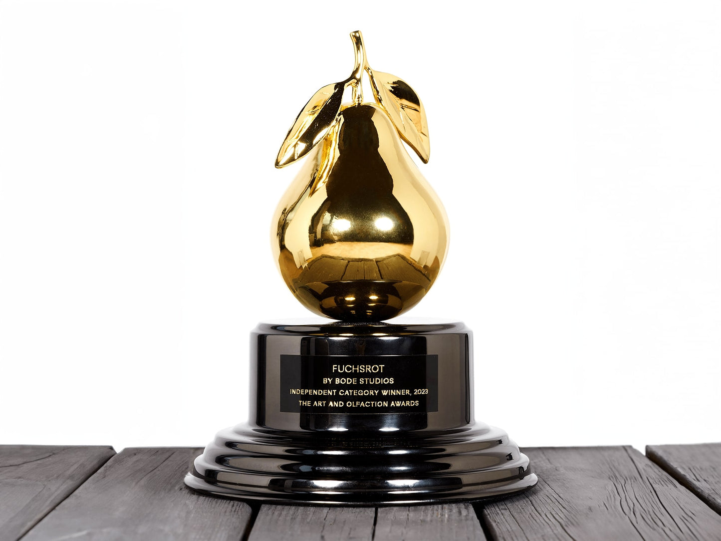 art and olfaction niche perfumery award 2023 won by FUCHSROT by BODÉ STUDIOS